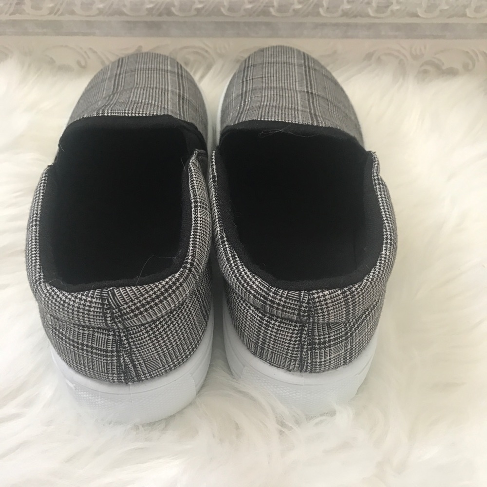 Plaid Pull On Sneaker - Picture 7 of 8